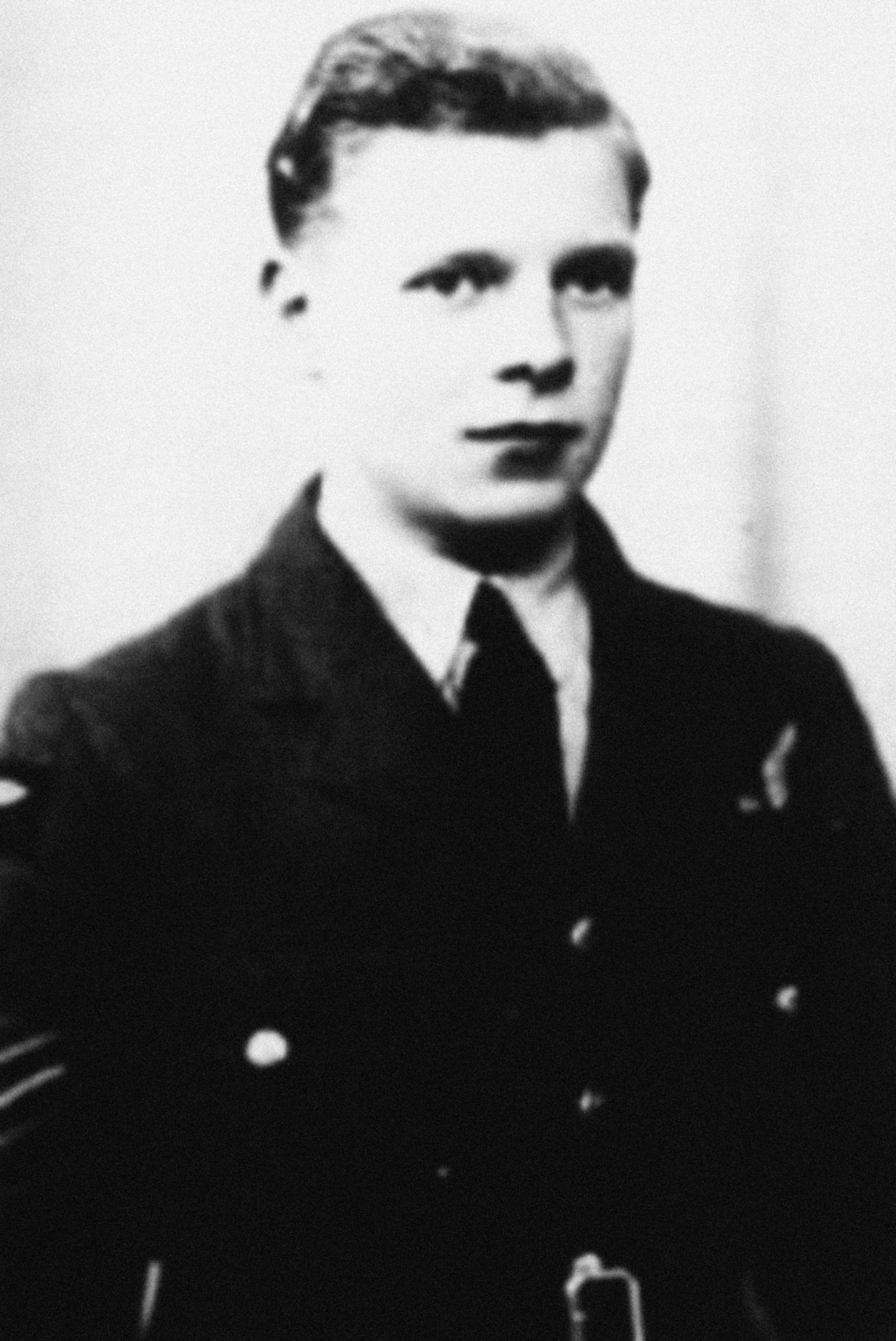 Vincent_Hallas_(1922-1941).jpg (1369×2048)